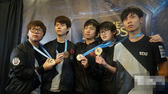 Top Esports 击败 LGD Gaming - LPL 第1分裂 2025 比赛日的结果